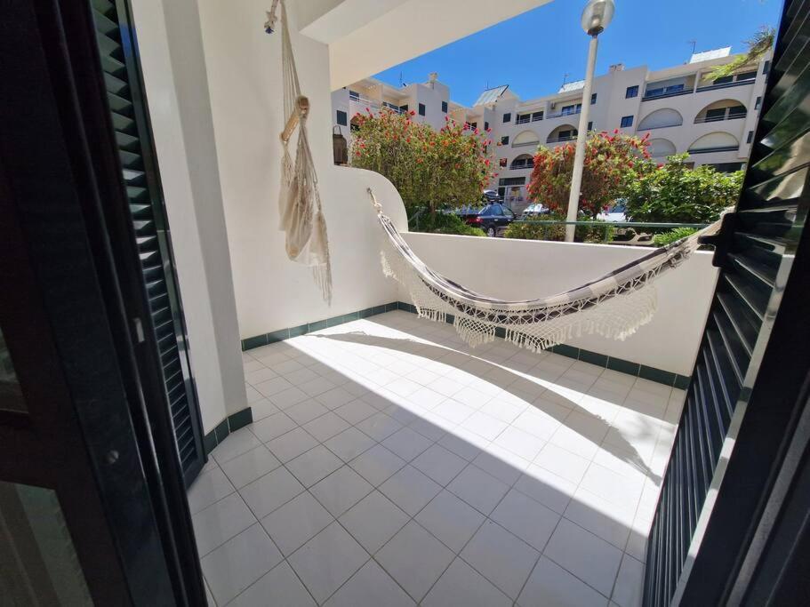 Charming Beachside Apartment- The Perfect Getaway! Albufeira Exterior foto